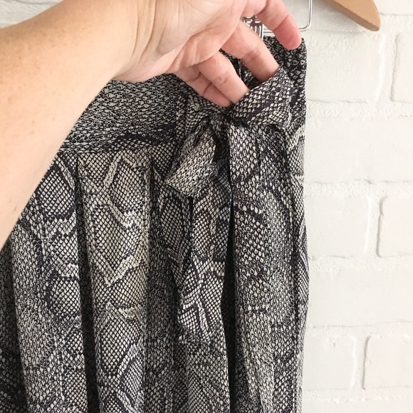 Anthropologie x Maeve Midi skirt Mobwife Flowy snakeskin print Pockets 0 - Picture 3 of 14